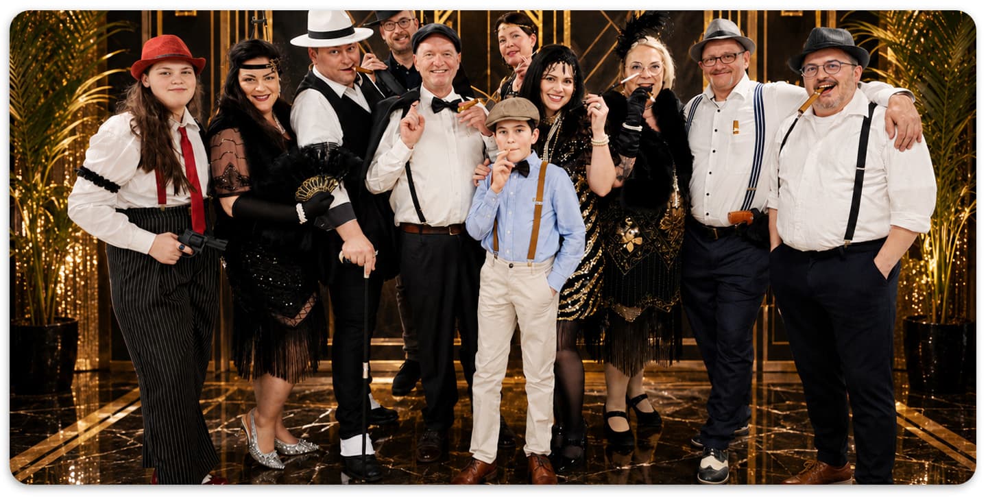 Gruppenfoto Mottoparty La BMB Familia in Detroit 1920